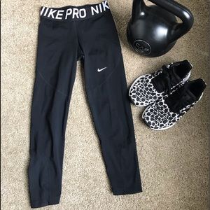 Nike Pro Women’s Crop